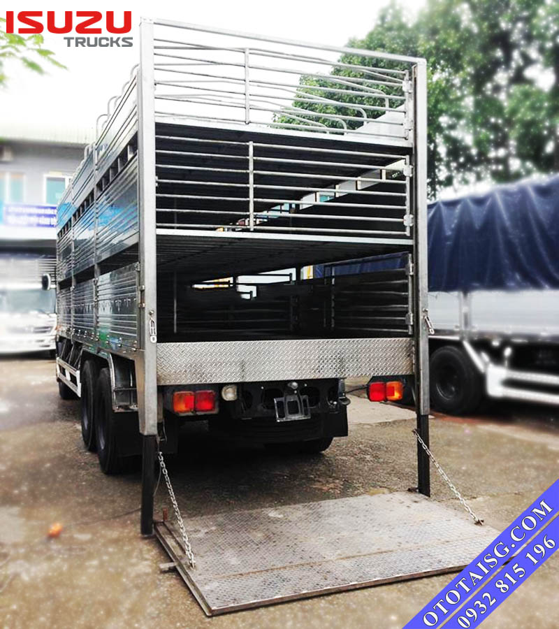 Xe tải Isuzu gắn bàn nâng chở gia súc, chở heo, lợn-ototaisg.com