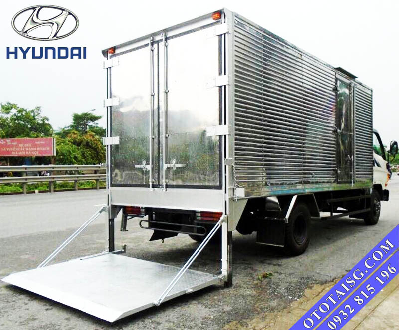 Xe tải Hyundai thùng kín đóng bửng nâng giá rẻ-ototaisg.com