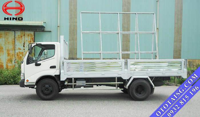 Xe tải Hino thùng lửng đóng xe chở kính giá rẻ-ototaisg.com